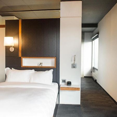 Hotel Alt Quartier Dix30 Бросард Екстериор снимка