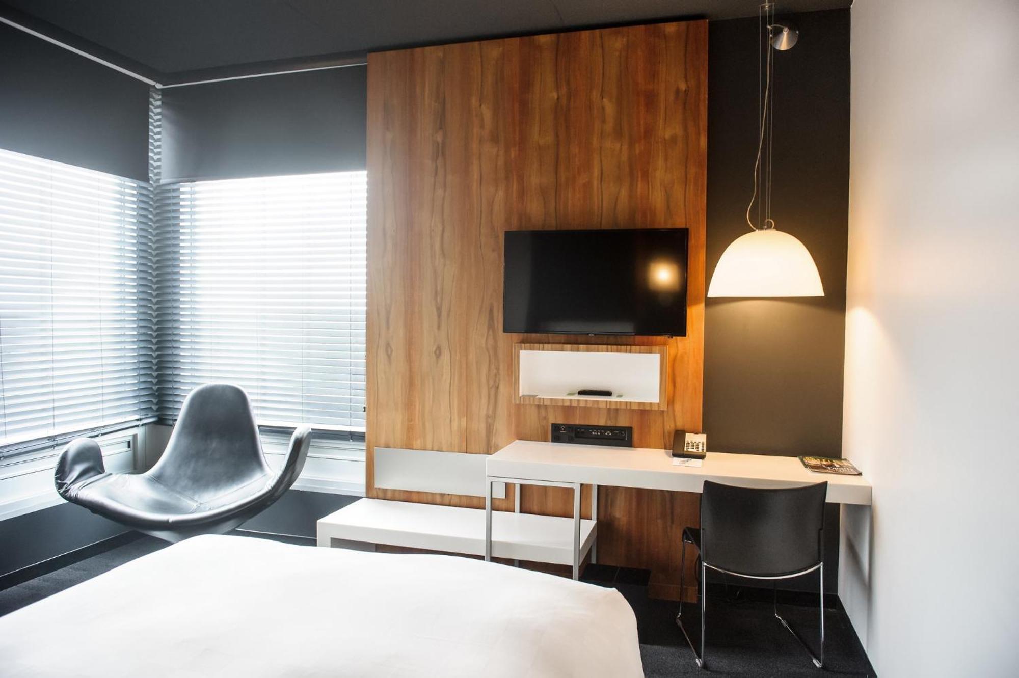 Hotel Alt Quartier Dix30 Бросард Екстериор снимка