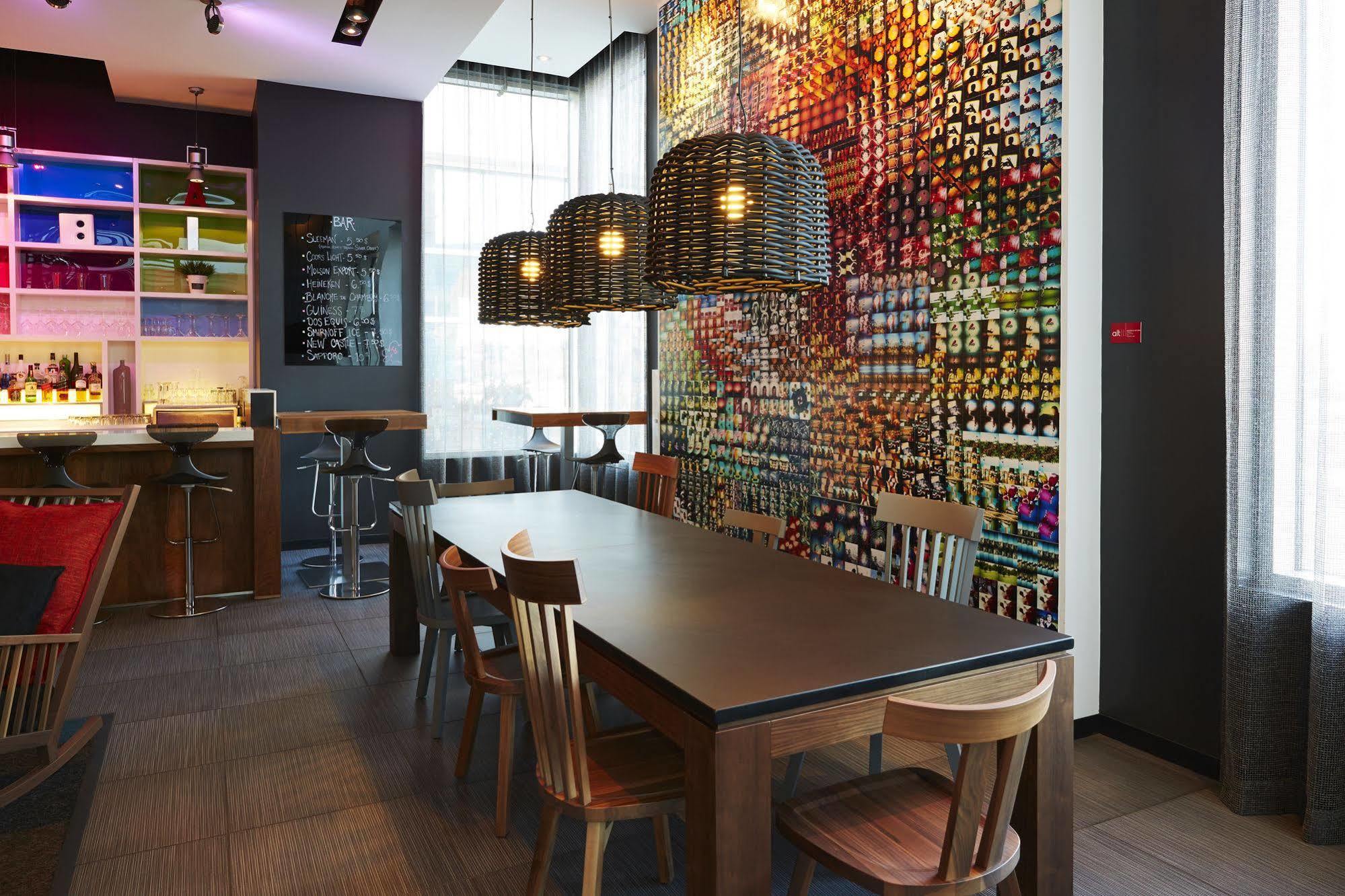 Hotel Alt Quartier Dix30 Бросард Екстериор снимка